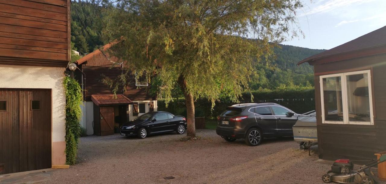 Gîtes Les Grandes Voies Le Ménil Exterior foto