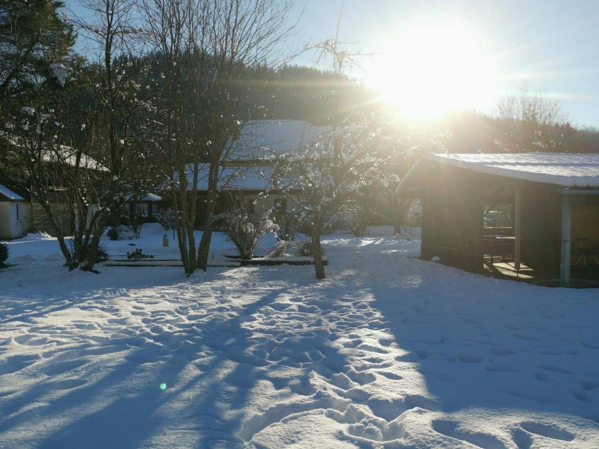 Gîtes Les Grandes Voies Le Ménil Exterior foto