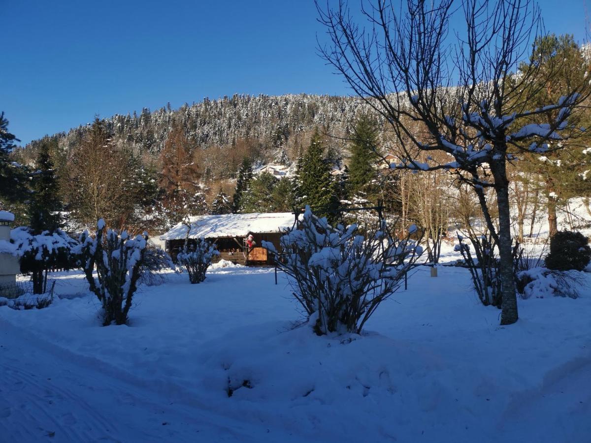 Gîtes Les Grandes Voies Le Ménil Exterior foto