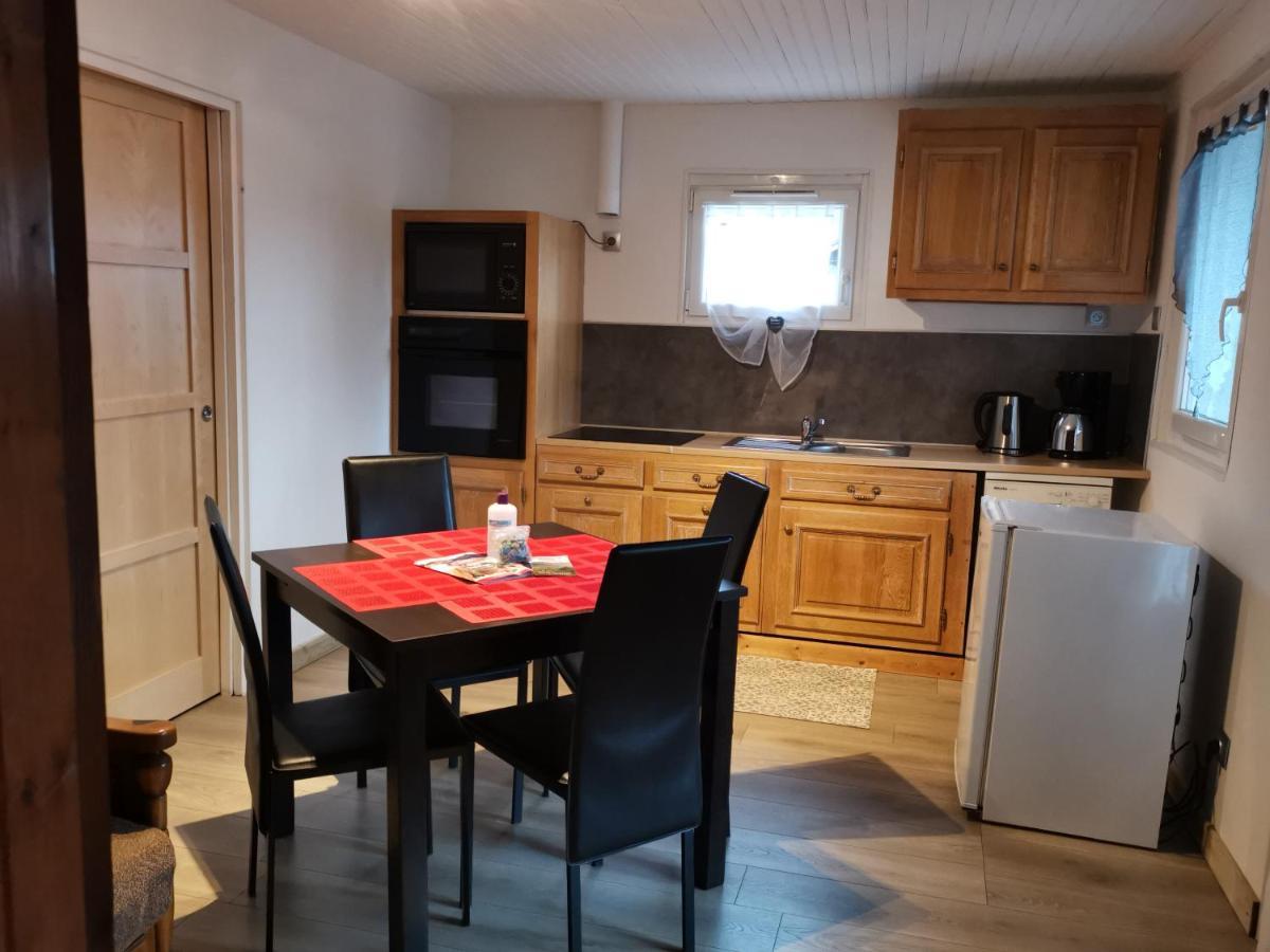 Gîtes Les Grandes Voies Le Ménil Exterior foto