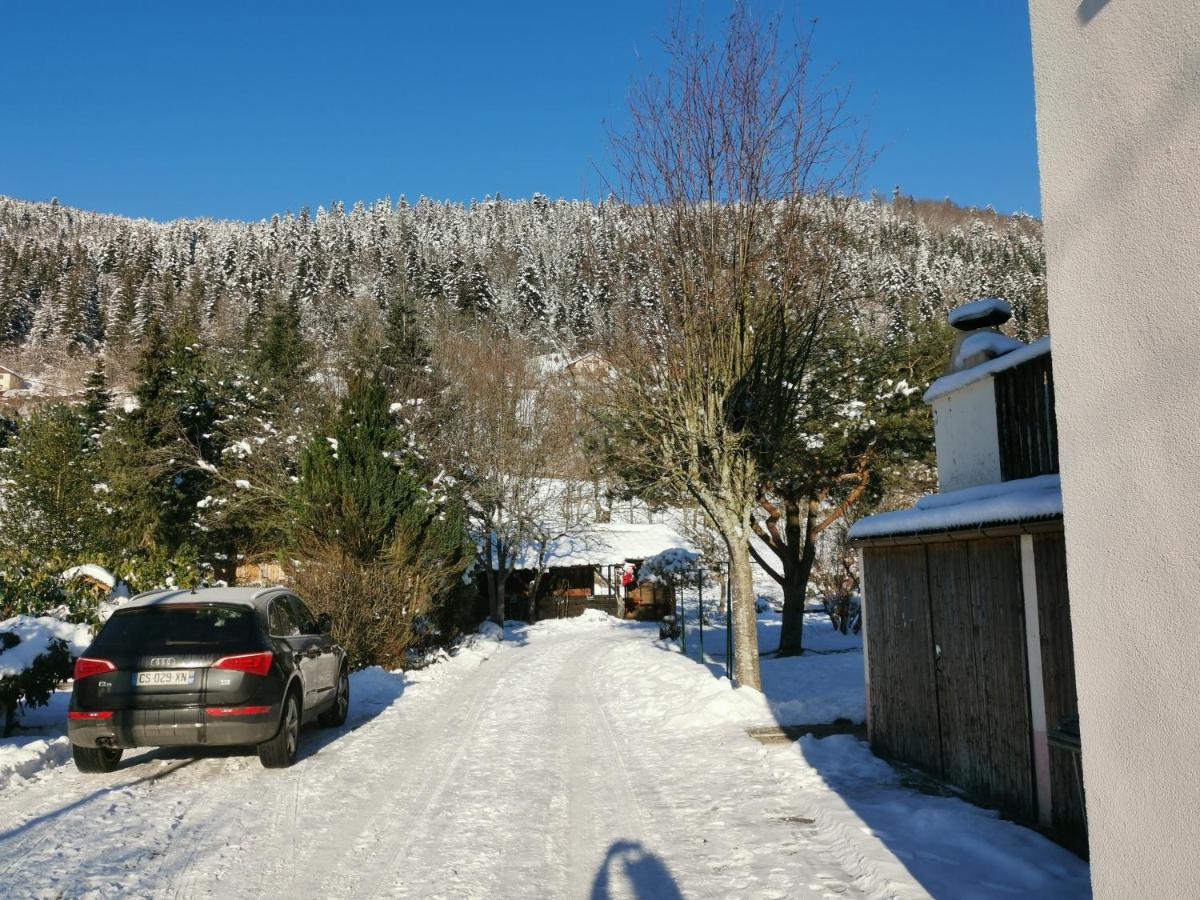 Gîtes Les Grandes Voies Le Ménil Exterior foto