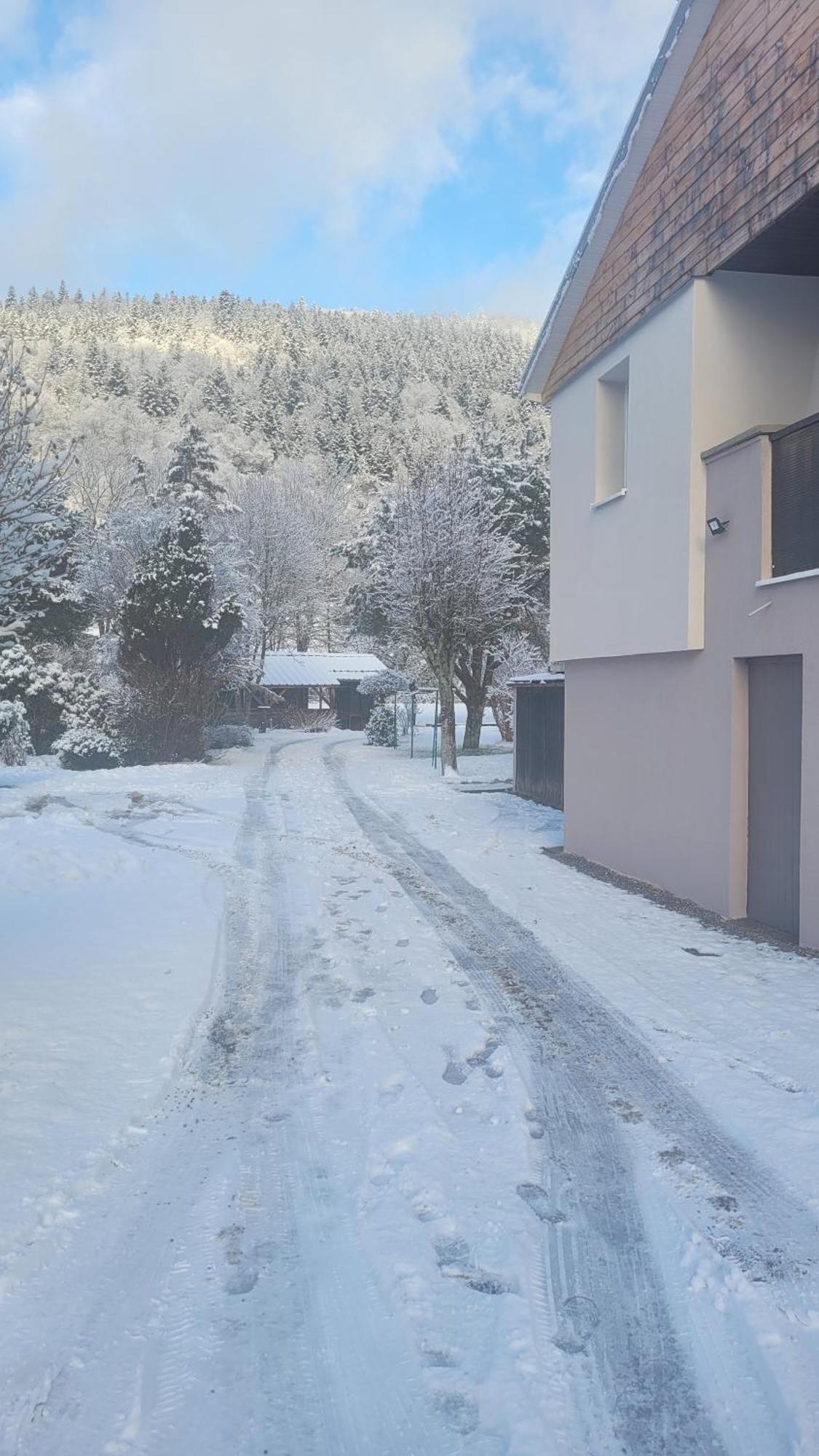 Gîtes Les Grandes Voies Le Ménil Exterior foto