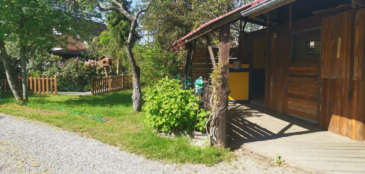 Gîtes Les Grandes Voies Le Ménil Exterior foto